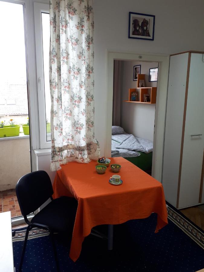 Cozy Hikers Flat Belgrado Exterior foto